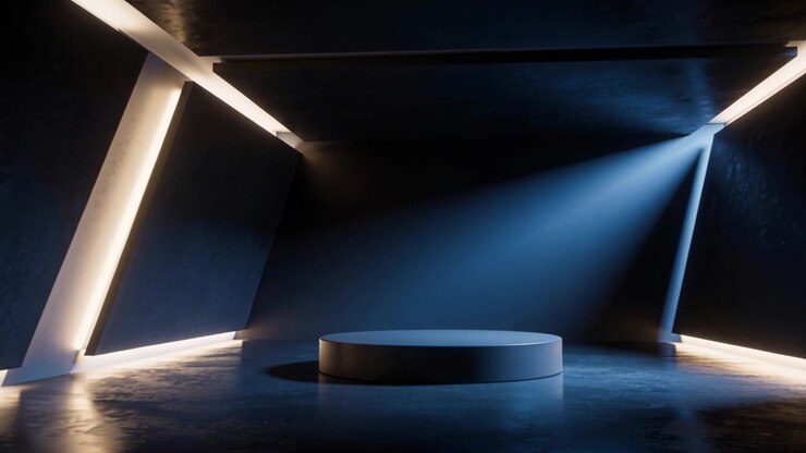 Intensiverende blåt spotlys bader cirkulær piedestal i showroom til udstilling, med varme LED-strips.