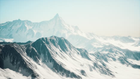 Panoramablick-Auf-Die-Berge-Mit-Schneebedeckten-Gipfeln-Und-Gletschern