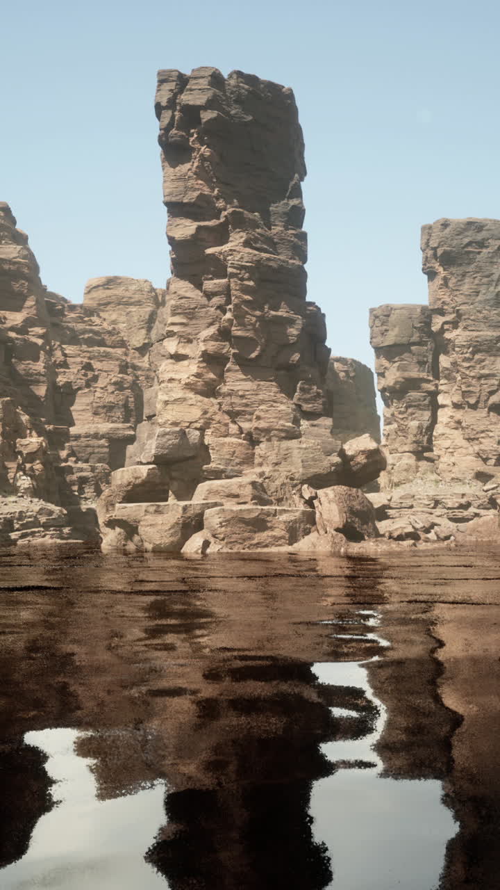 Paesaggio desertico alieno con rocce imponenti