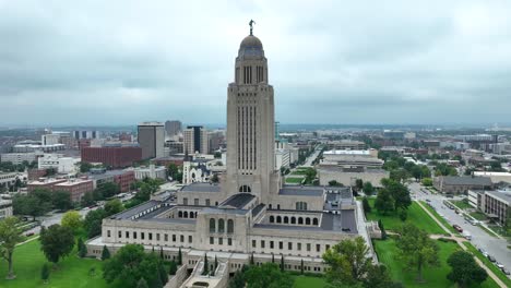 nebraska state capitol building in downtown lincoln, ne