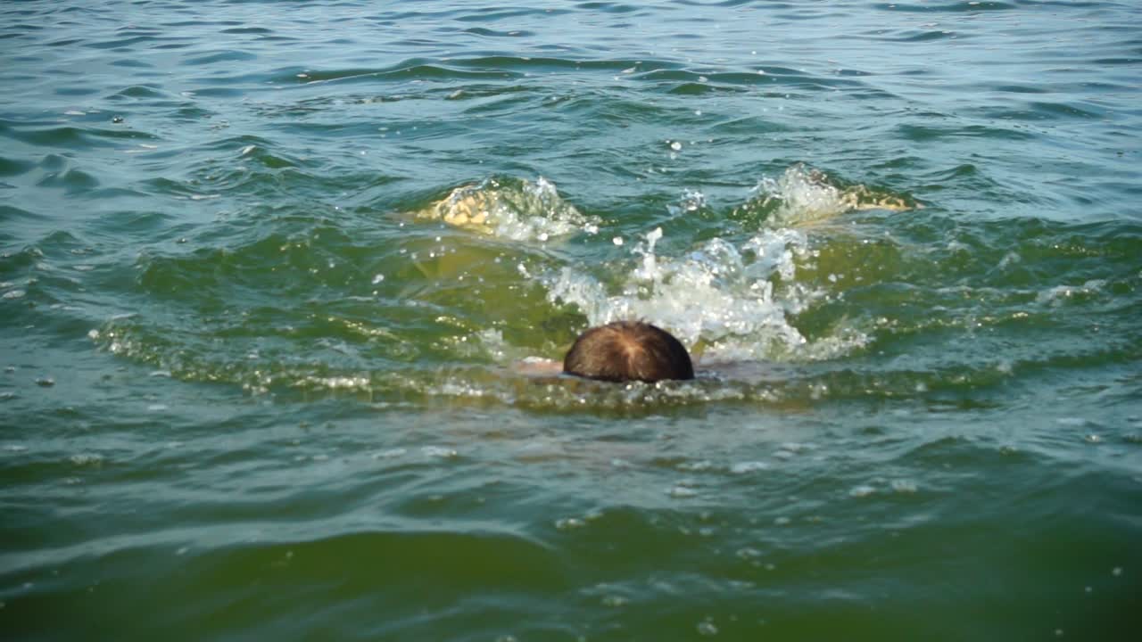 The floating man. Slow motion