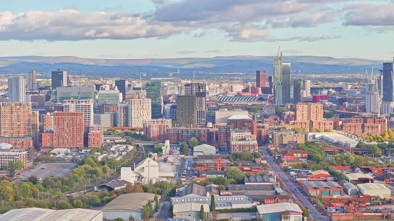 은 날 맨체스터 시의 고층 건물