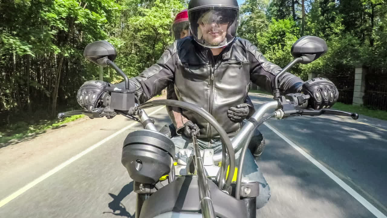 도로 에 있는 자전거 운전자 들