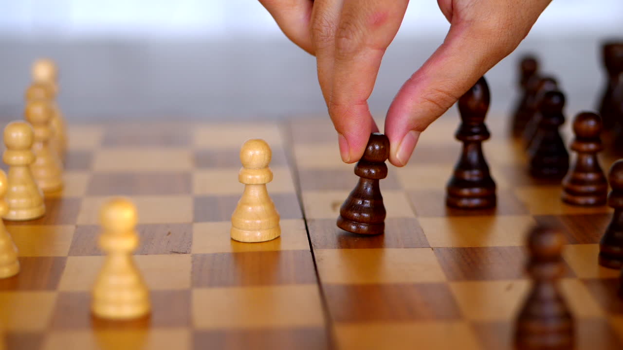 piezas de ajedrez yuriy