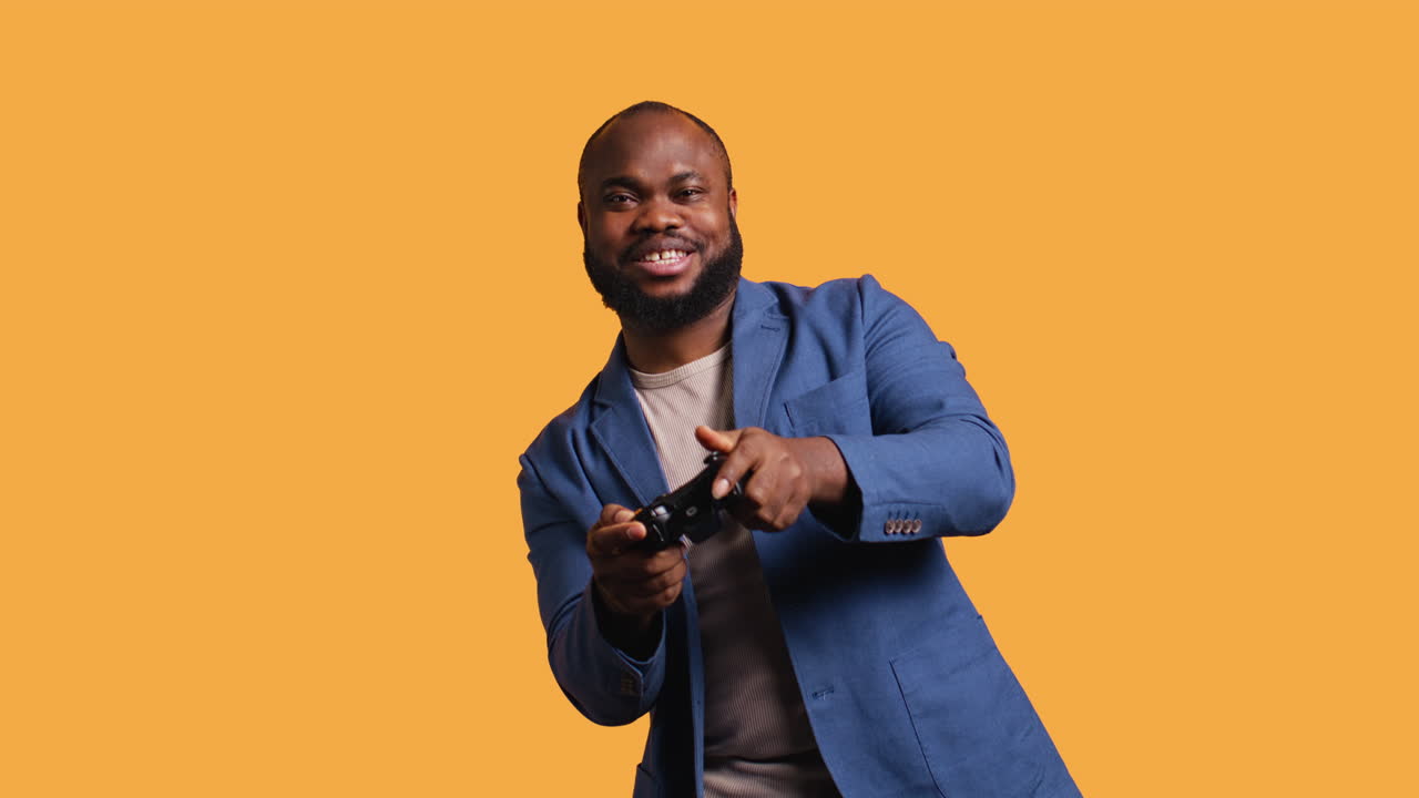 비디오 게임에서 승리한 후 자랑하는 기하는 남자, 스튜디오 배경