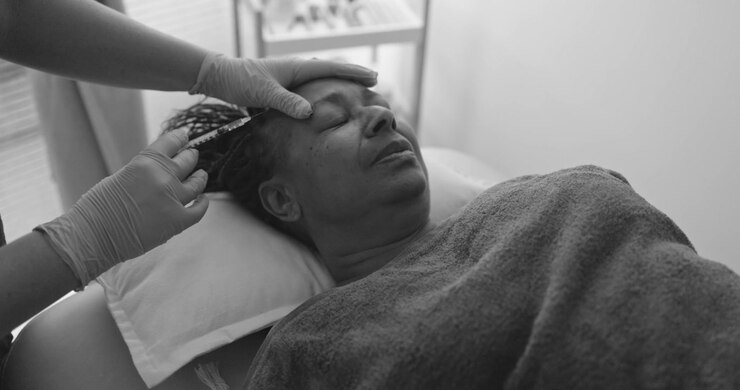 Cosmetic Procedure with Facial Injection for Mature Woman