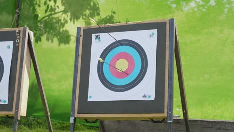 arrow hitting target - close up archery