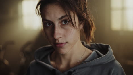retrato en primer plano de una mujer joven