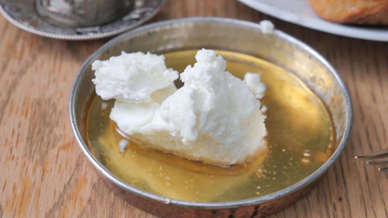 miel y queso blanco desayuno turco