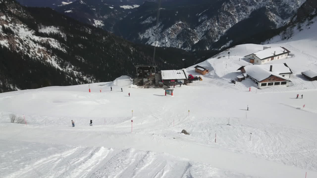 케이블카 4k에서 독일 산의 항공 보기