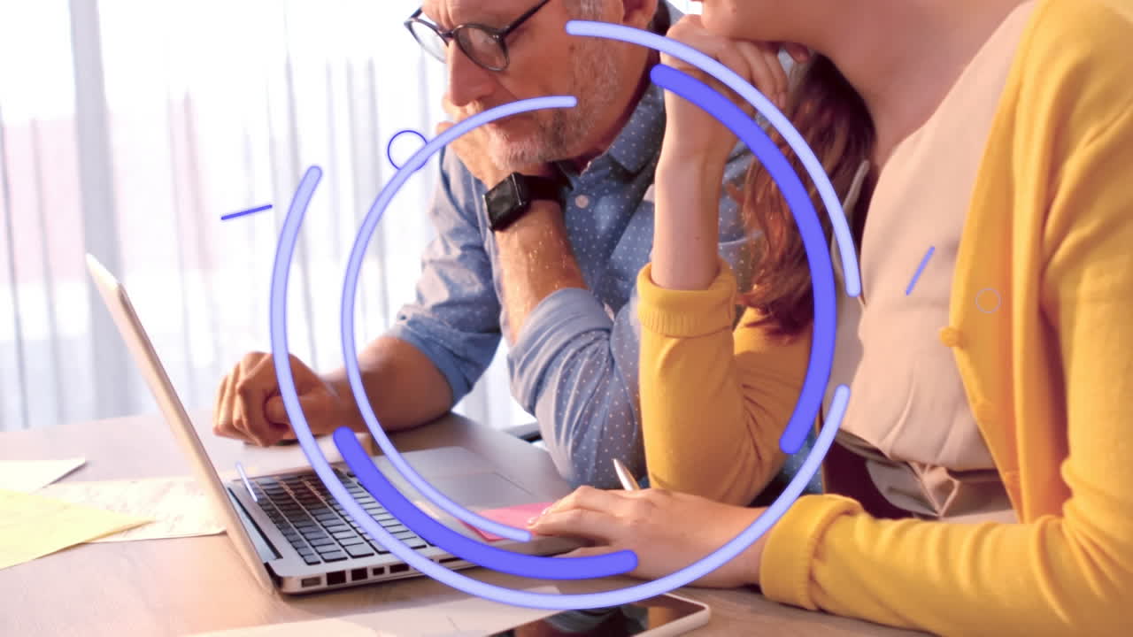 animación de formas sobre diversas personas de negocios