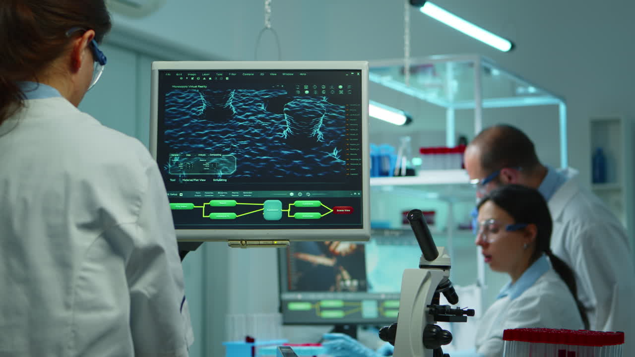 equipo de químicos preocupados por la evolución del virus trabajando en el laboratorio