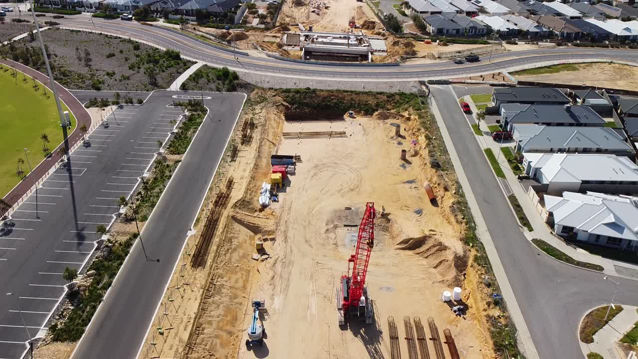 vista aérea revelada sobre las obras de extensión del ferrocarril yanchep, paseo marítimo de santorini perth