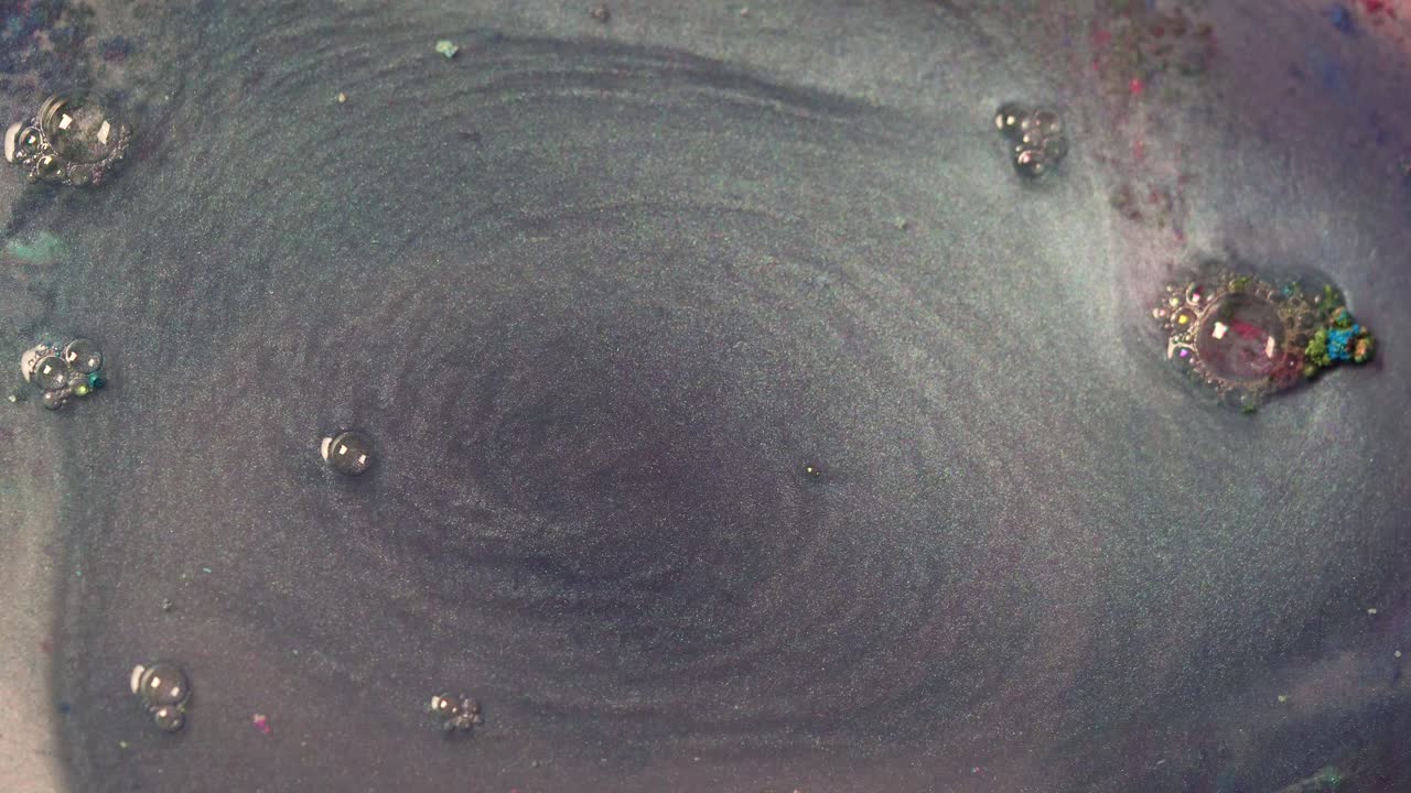 금속적인 반이는 추상적인 유체 예술