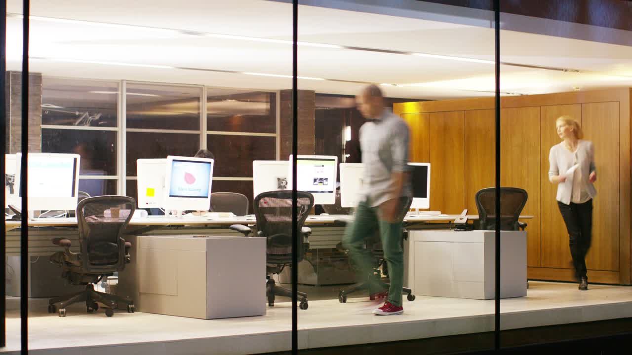 personal creativo de oficinas de negocios de arquitectura que trabajan