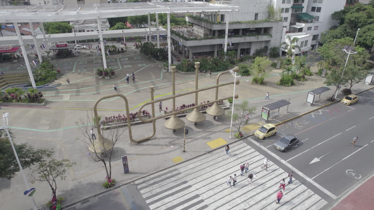 공중 - 트럼펫 동상 jairo varela, cali, colombia 이상 비행