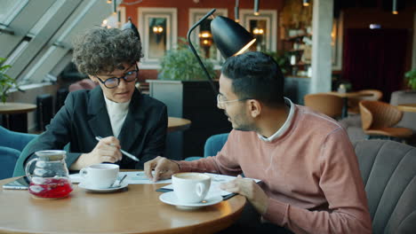 reunión de negocios en una cafetería