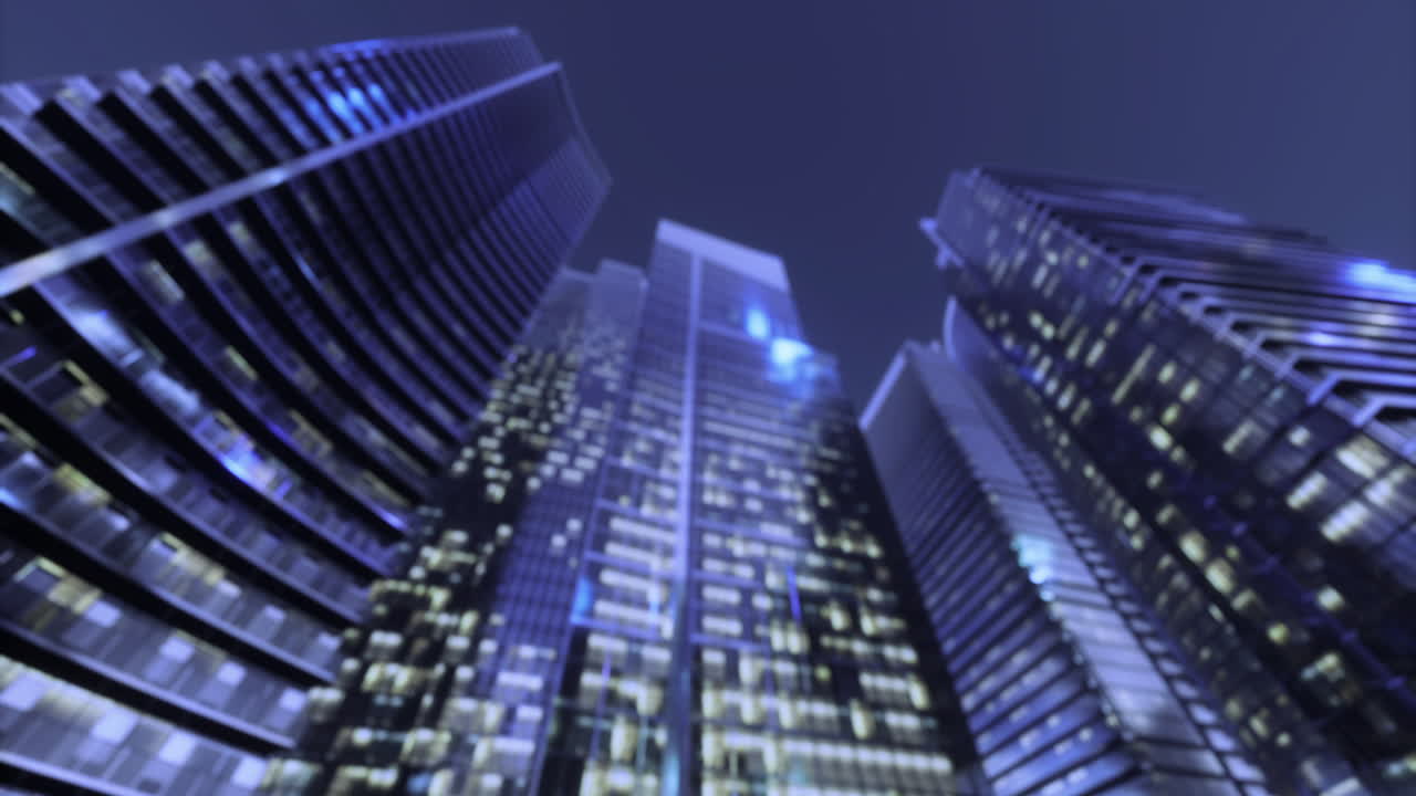 vista del cielo alto de rascacielos iluminados por la noche en una ciudad bulliciosa