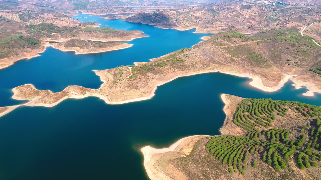 vista aerea del fiume del drago blu, portogallo, 4k