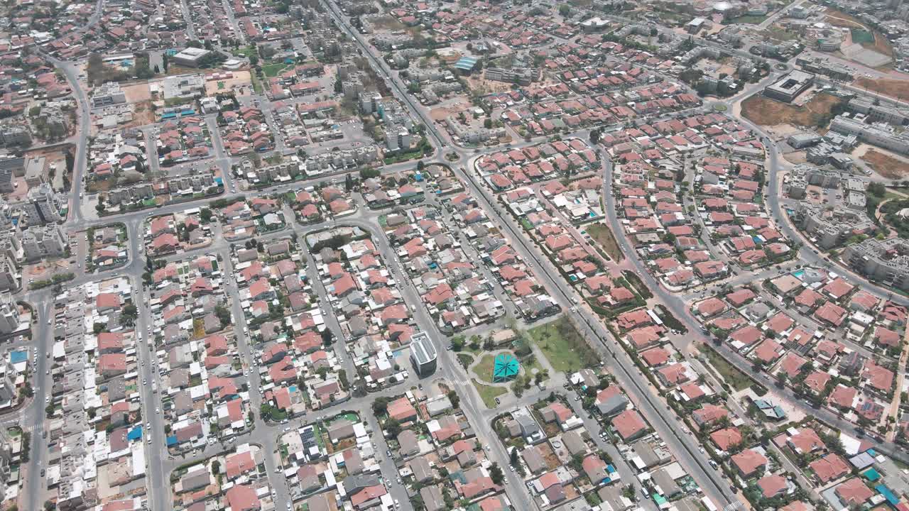 drone aéreo sobre un distrito del sur de israel llamado netivot en el estado de israel