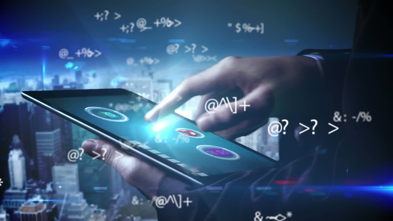 símbolos matemáticos sobre el hombre usando tableta digital contra el paisaje urbano