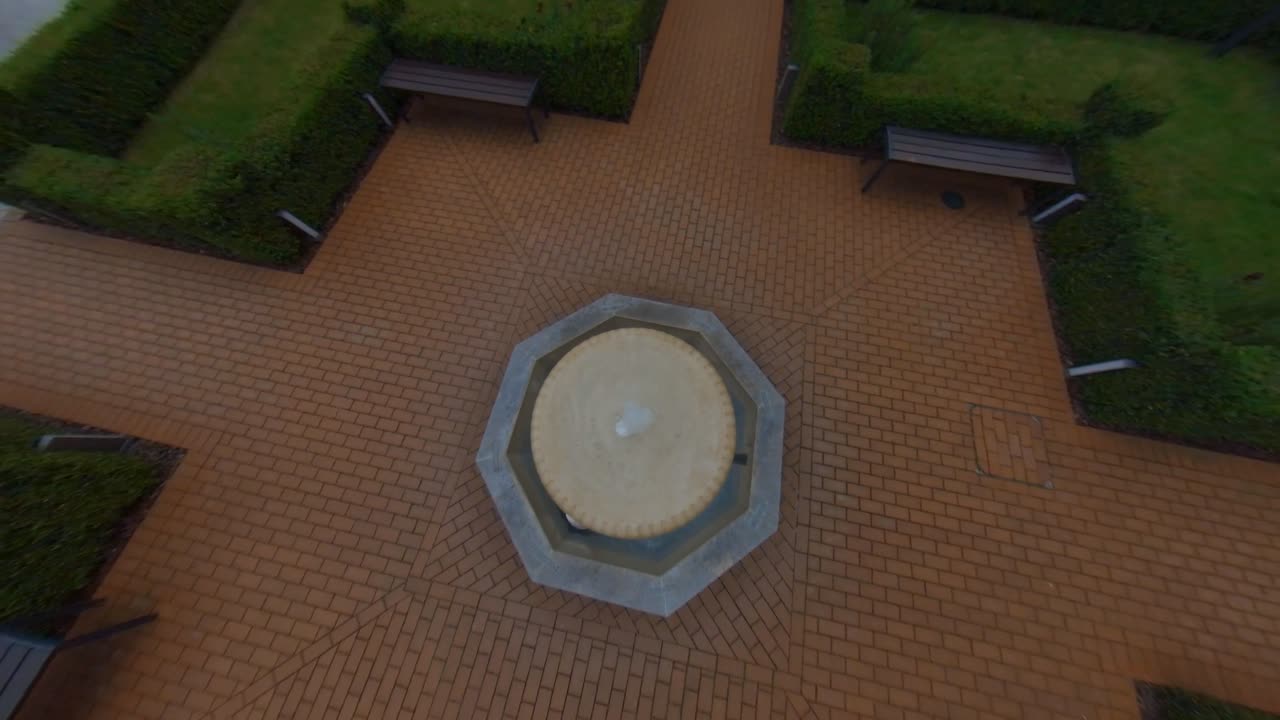 리투아니아 대공의 궁전 정원에 있는 분수