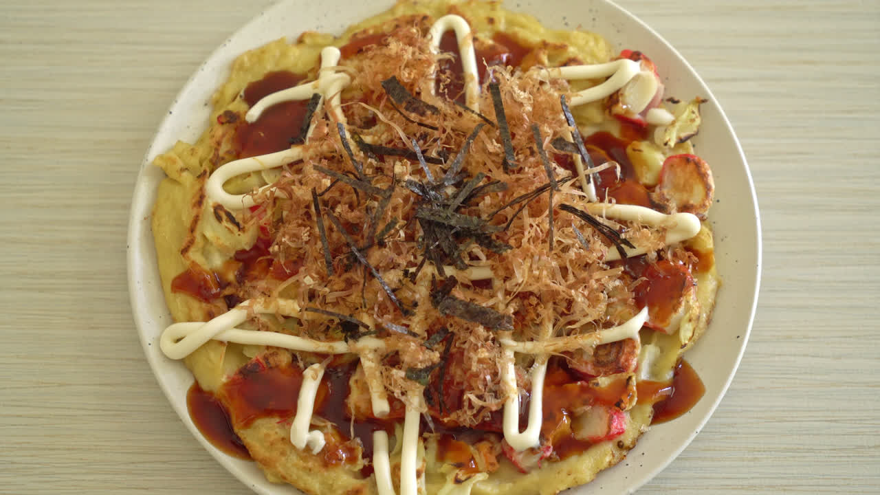 오코노미야끼라고 불리는 일본 전통 피자 - 일본 음식 스타일