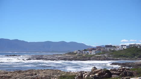 Lovely-sea-view-of-coastal-town-De-Kelders-in-South-Africa,-Western-Cape