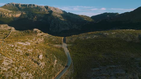 coche moderno en sa calobra, palma de mallorca