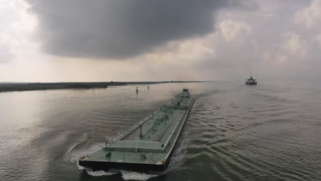 Lastkahn-Und-Schubboot-In-Der-Nähe-Von-Morgan&#39;s-Point-In-Laporte,-Texas