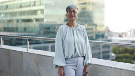 Face-of-business-woman-in-city-building