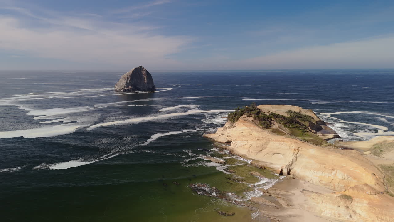 Coastal View of Oregon Coastline with Dramatic Rock Formations