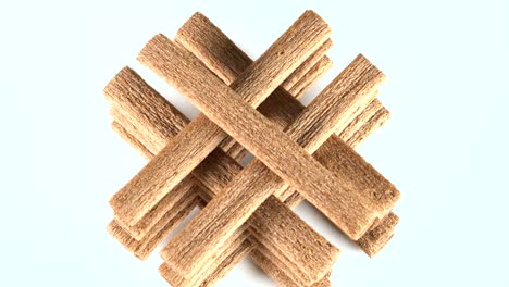 galletas de bambú en una mesa giratoria