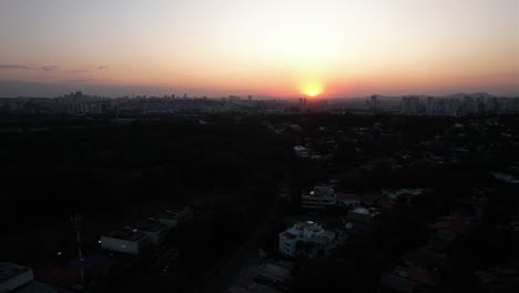 Frontera-Entre-Lo-Urbano-Y-La-Naturaleza-En-São-Paulo---Brasil-2