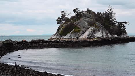 Static-shot-of-rock-formation-at-Whytecliff-Park-in-Vancouver,-Canada