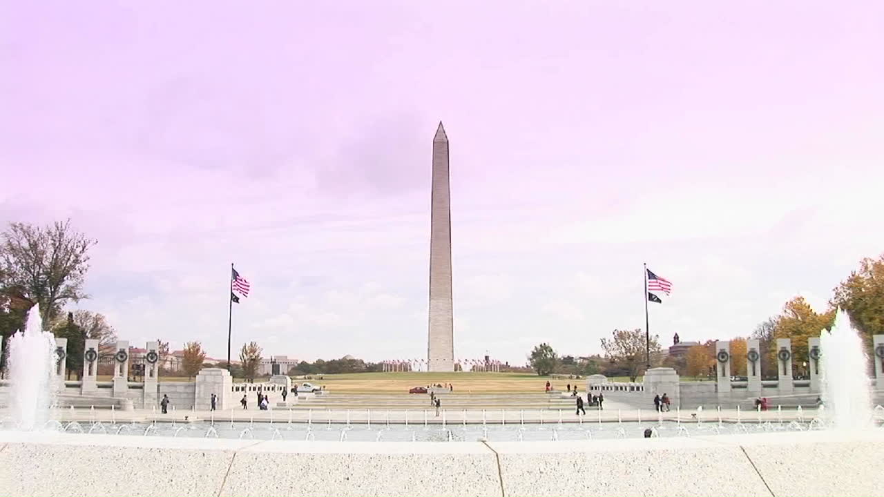 전국 2차 세계대전 기념 전경이 있는 워싱턴 기념탑