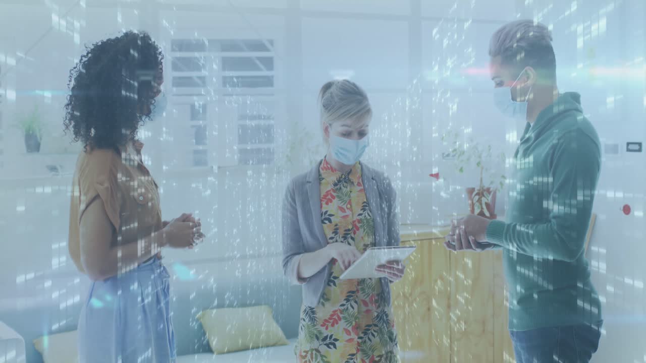 얼굴 마스크를 착용한 사업가 여성에 대한 데이터 처리 애니메이션