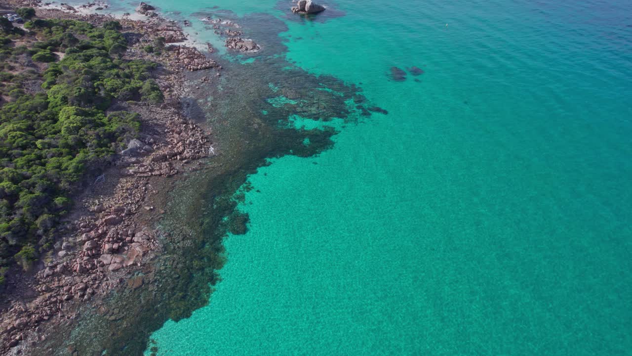 웨스턴오스트레일리아 던스보로 이글 베이의 해안선을 따라 공중 비행