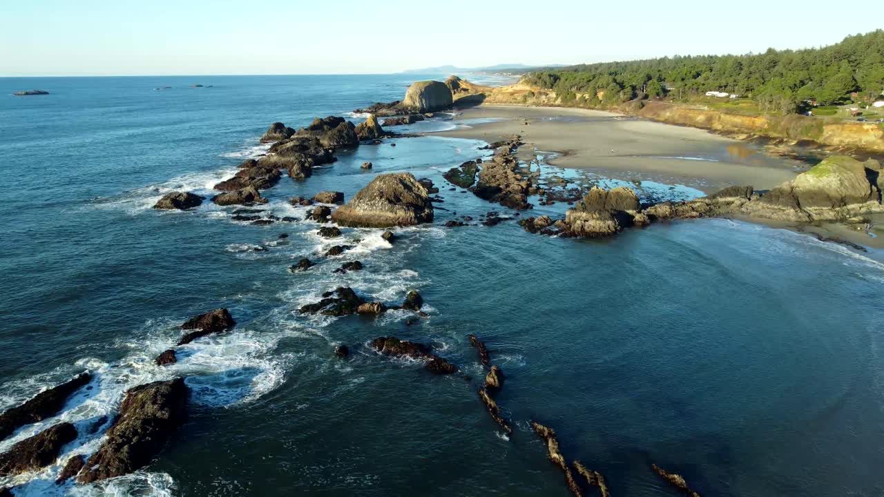USA, OR, Yachats, Elephant Rock, 2024-11-29 - Drone view of Elephant Rock