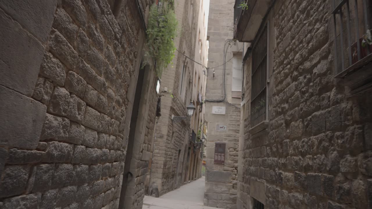 Calles estrechas y arquitectura de un casco antiguo