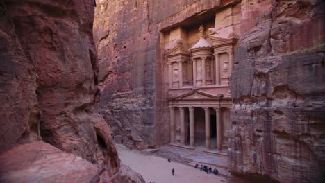 al khazneh o el tesoro en la antigua ciudad de petra en jordania