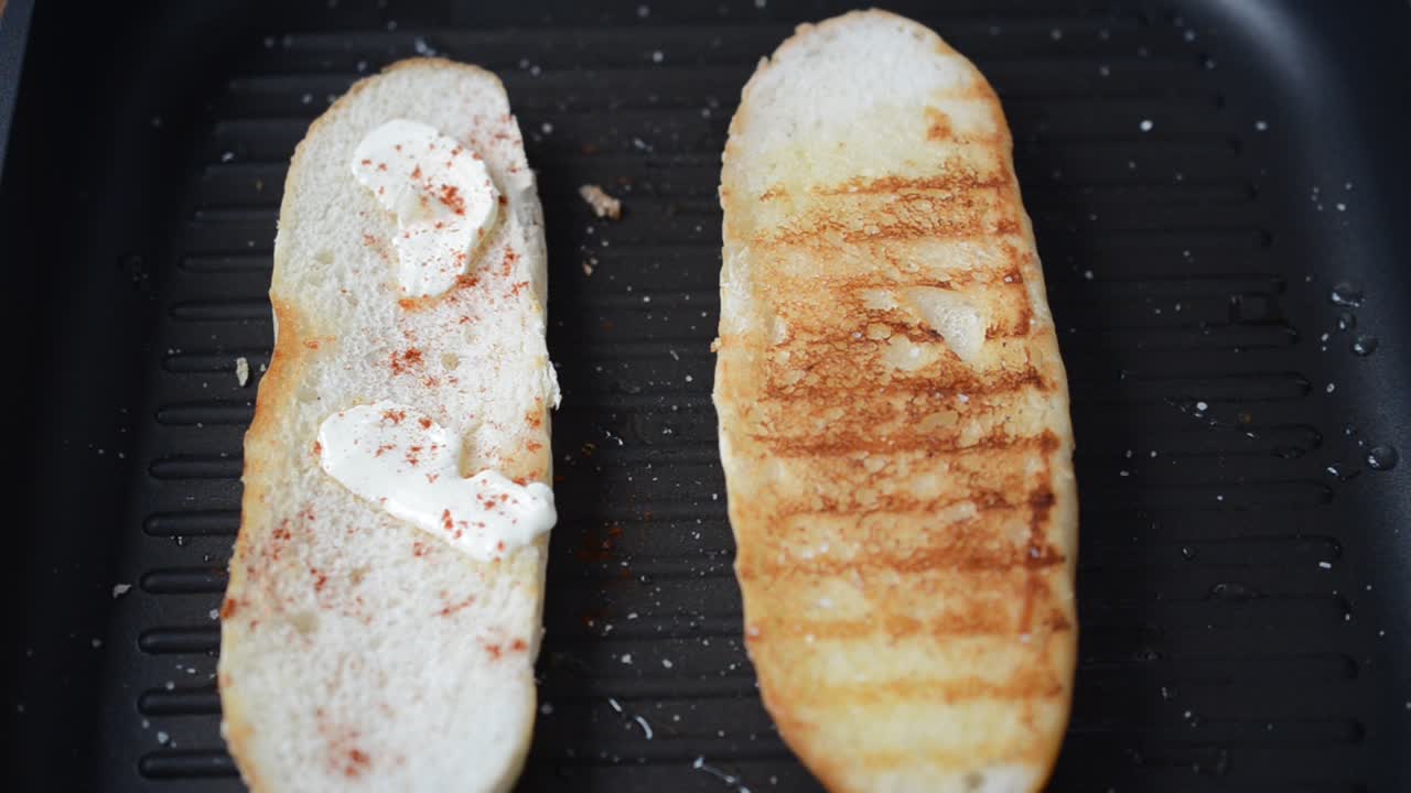 Friggiamo panini. Riprese in cucina. Processo di preparazione di un piatto.