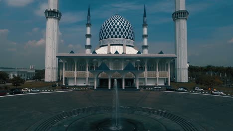 sultan salahuddin abdul aziz mosque.