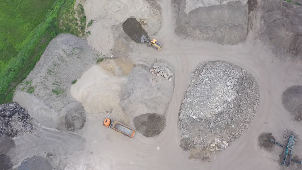 excavadora cargadora con trabajos retroexcavadoras.vista aérea