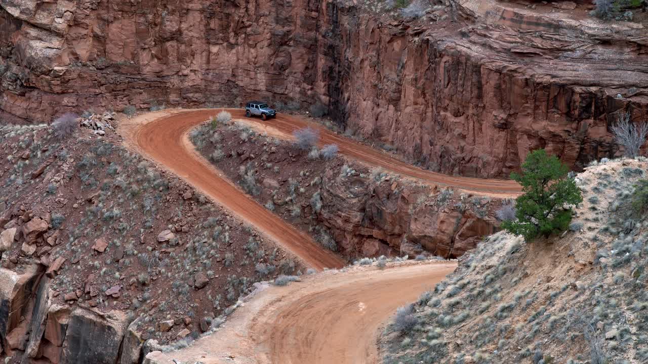 conducción todoterreno en el parque nacional canyonlands