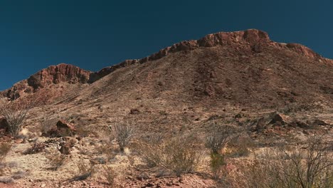 montañas de las tierras altas en las rutas de senderismo en el parque nacional de big bend, suroeste de texas
