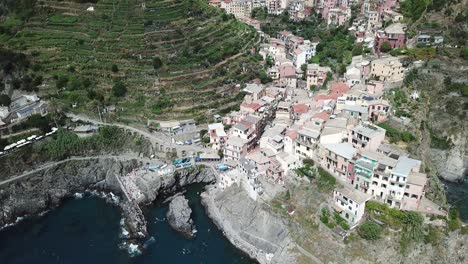 manarola. rocky seashore. cinca terre. italy