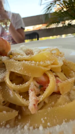 fettuccine alfredo with shrimp