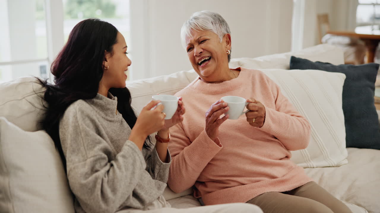 커피, 토론 및 여성과 고위 어머니