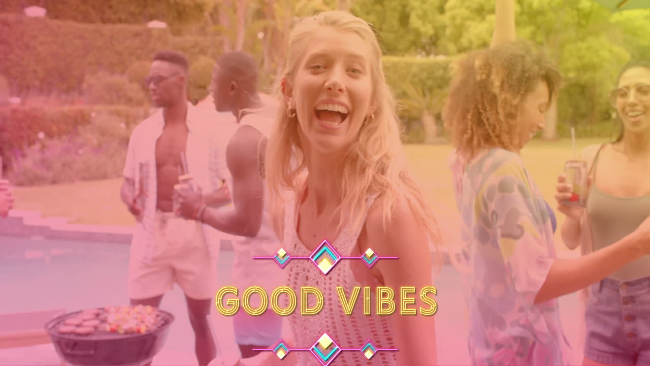 화려한 배경 위에 좋은 진동으로 수영장 파티에서 웃는 여성 텍스트 애니메이션